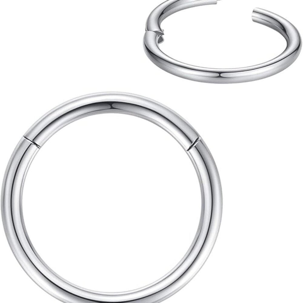 2 pieces of 6mm 14g clicker rings. Brand new